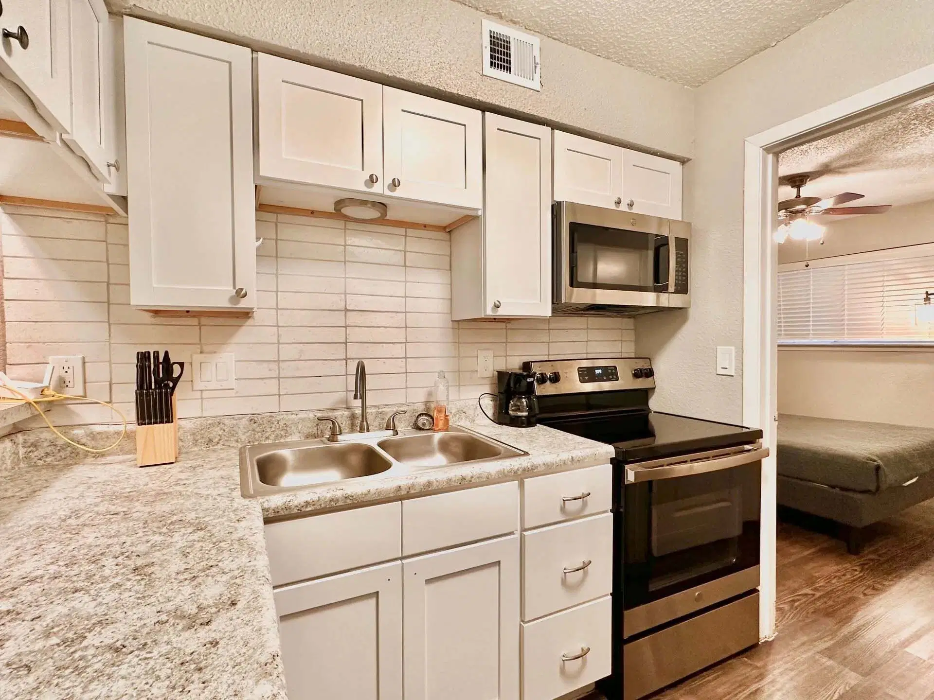 University Quarters, Austin – Kitchen
