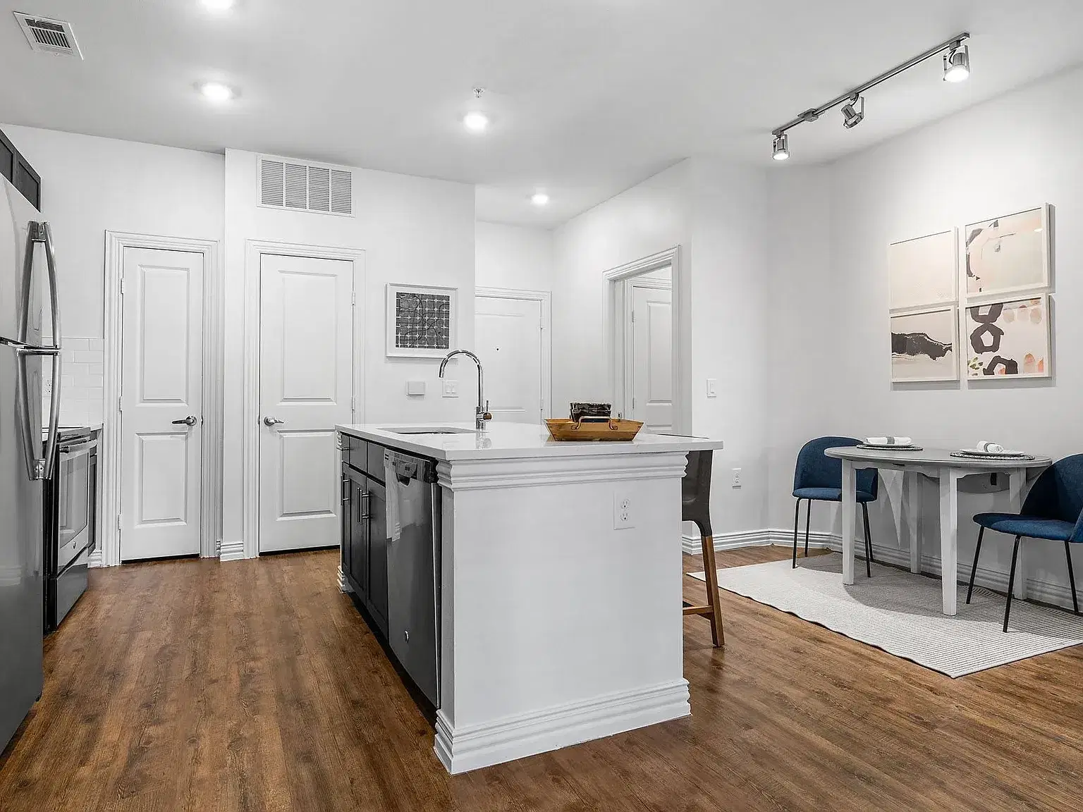 Gateway Crossing Apartments, Plano – 2 Bed 2.5 Bath