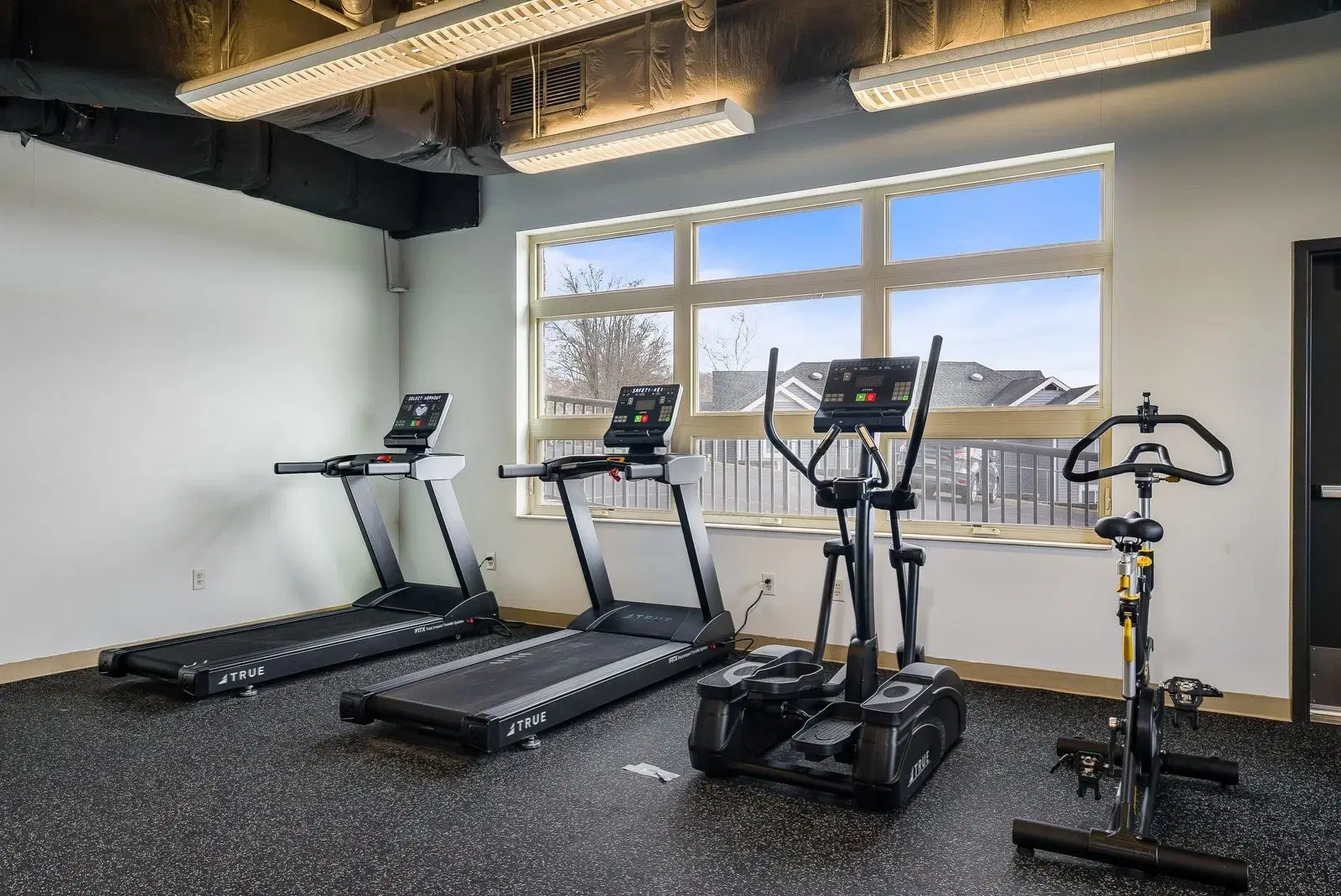 865 East, Harrisonburg – Amenities