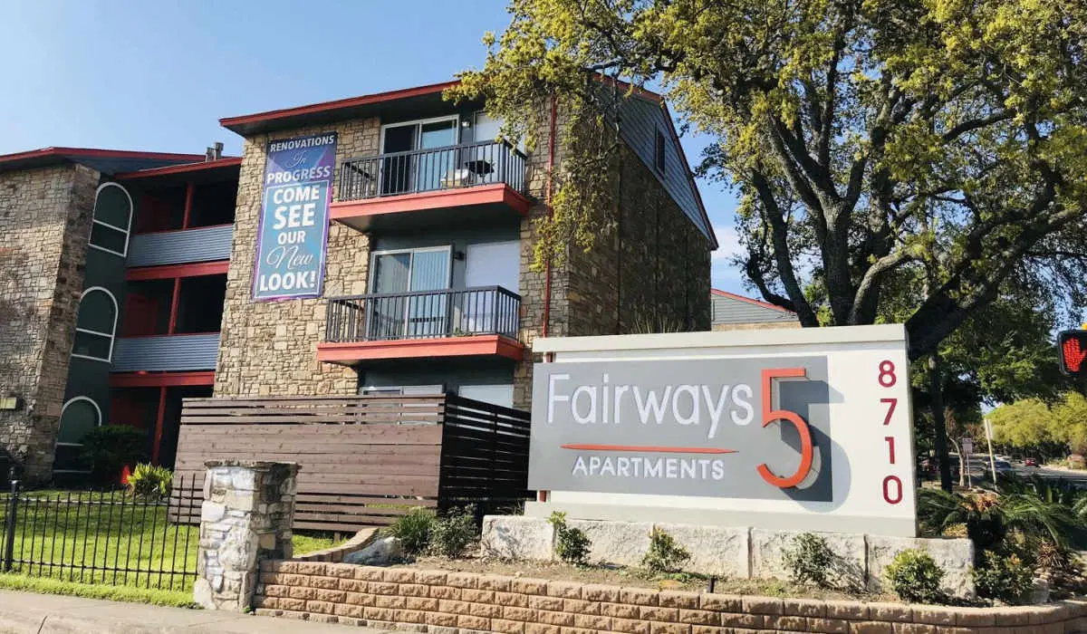 Fairways 5, San Antonio – Exterior