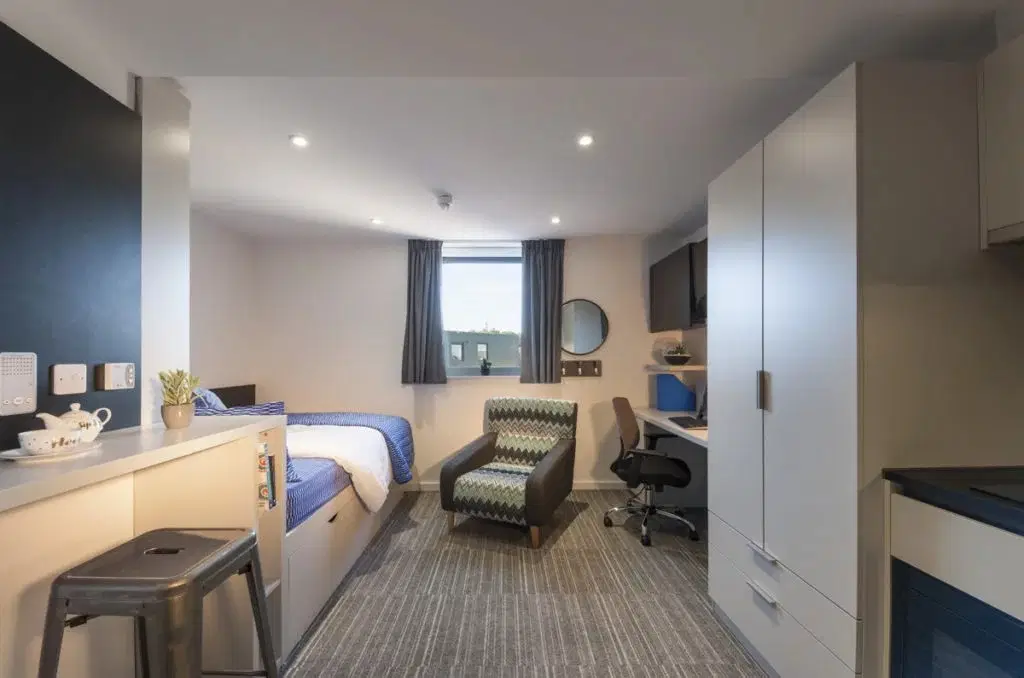 New Park, Edinburgh – Studio Apartment Silver
