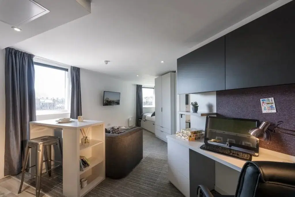 New Park, Edinburgh – Studio Apartment Platinum
