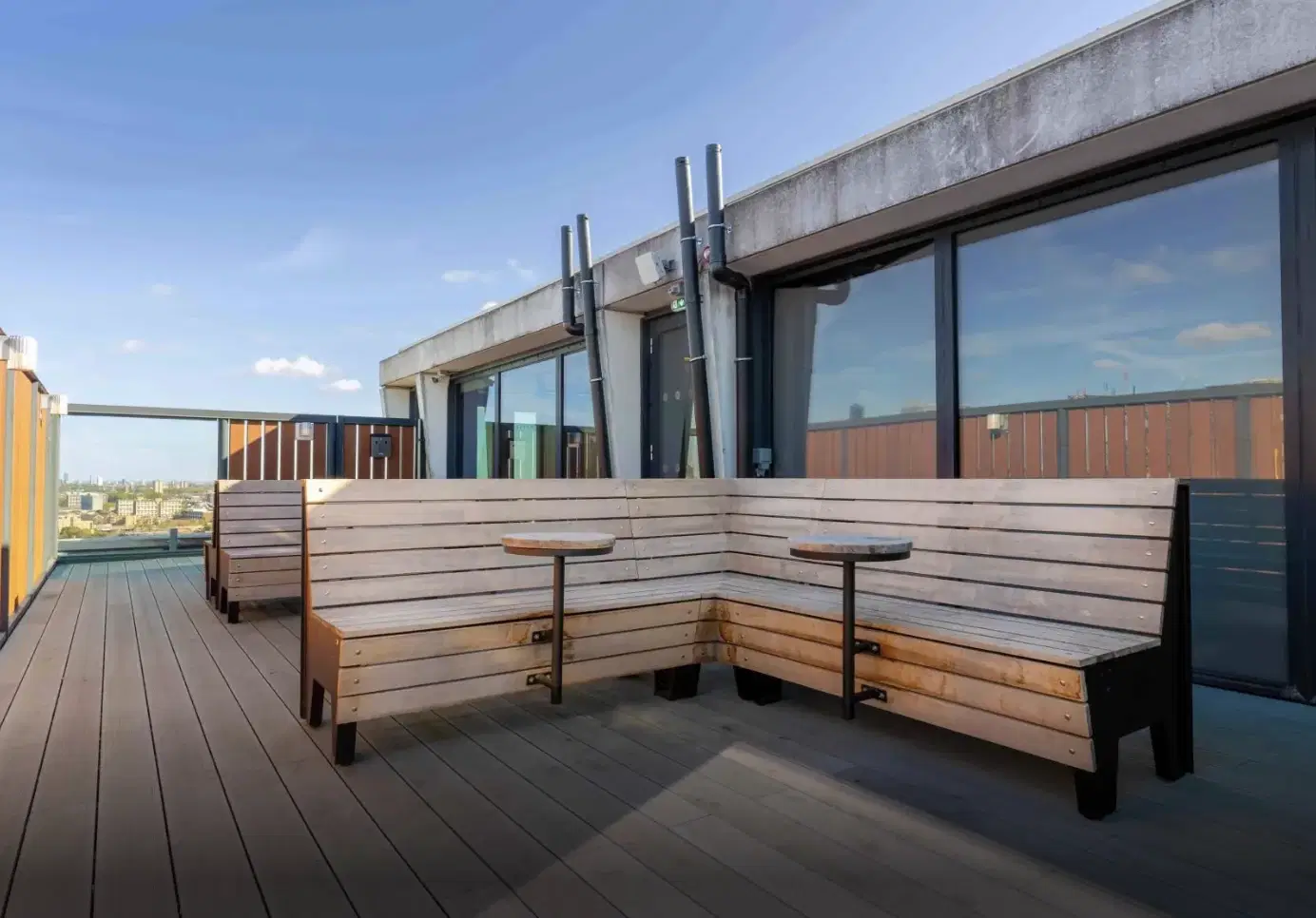 iQ Aldgate, London – Exterior