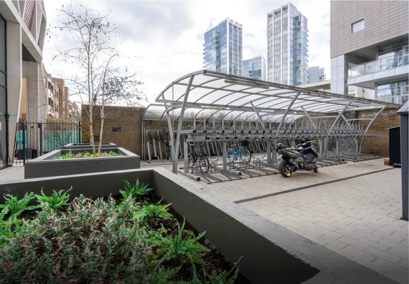 iQ Aldgate, London – Amenities