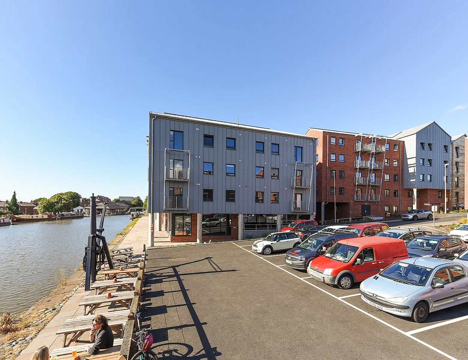 The Towpath, Chester – Exterior