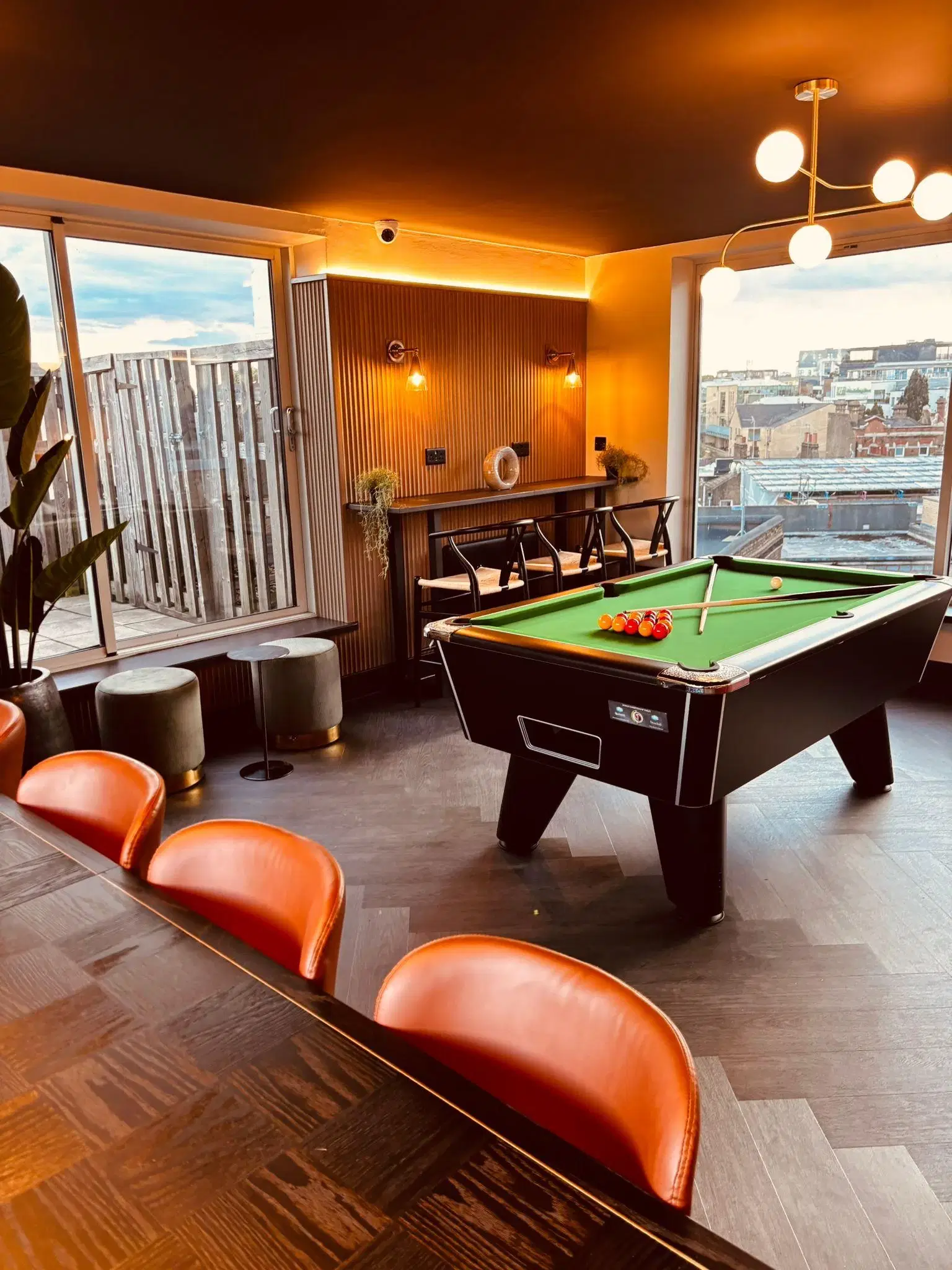 Hawley Crescent, London – Amenities