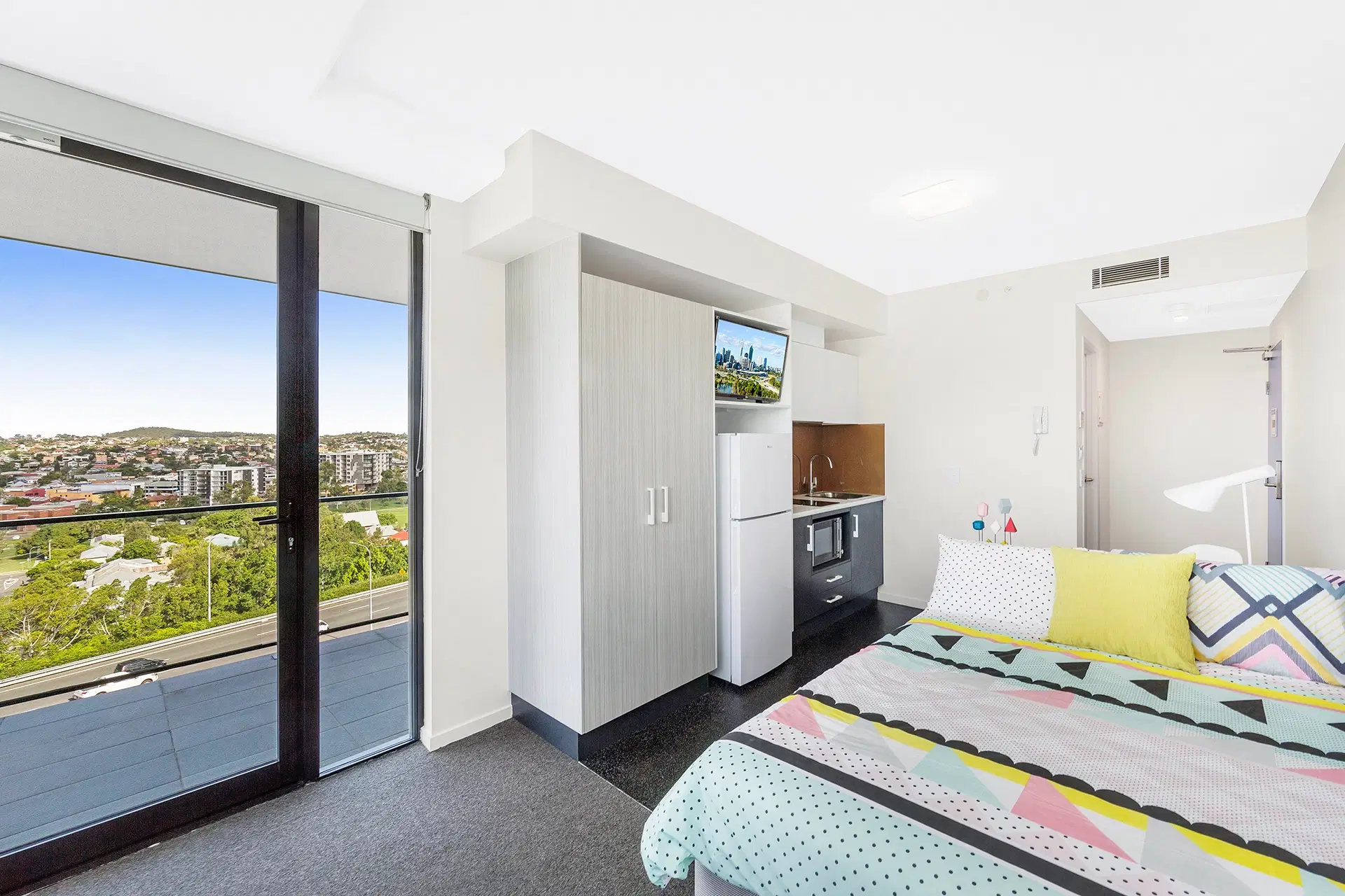 Scape Regent, Brisbane – Signature Plus Studio, Double Bed