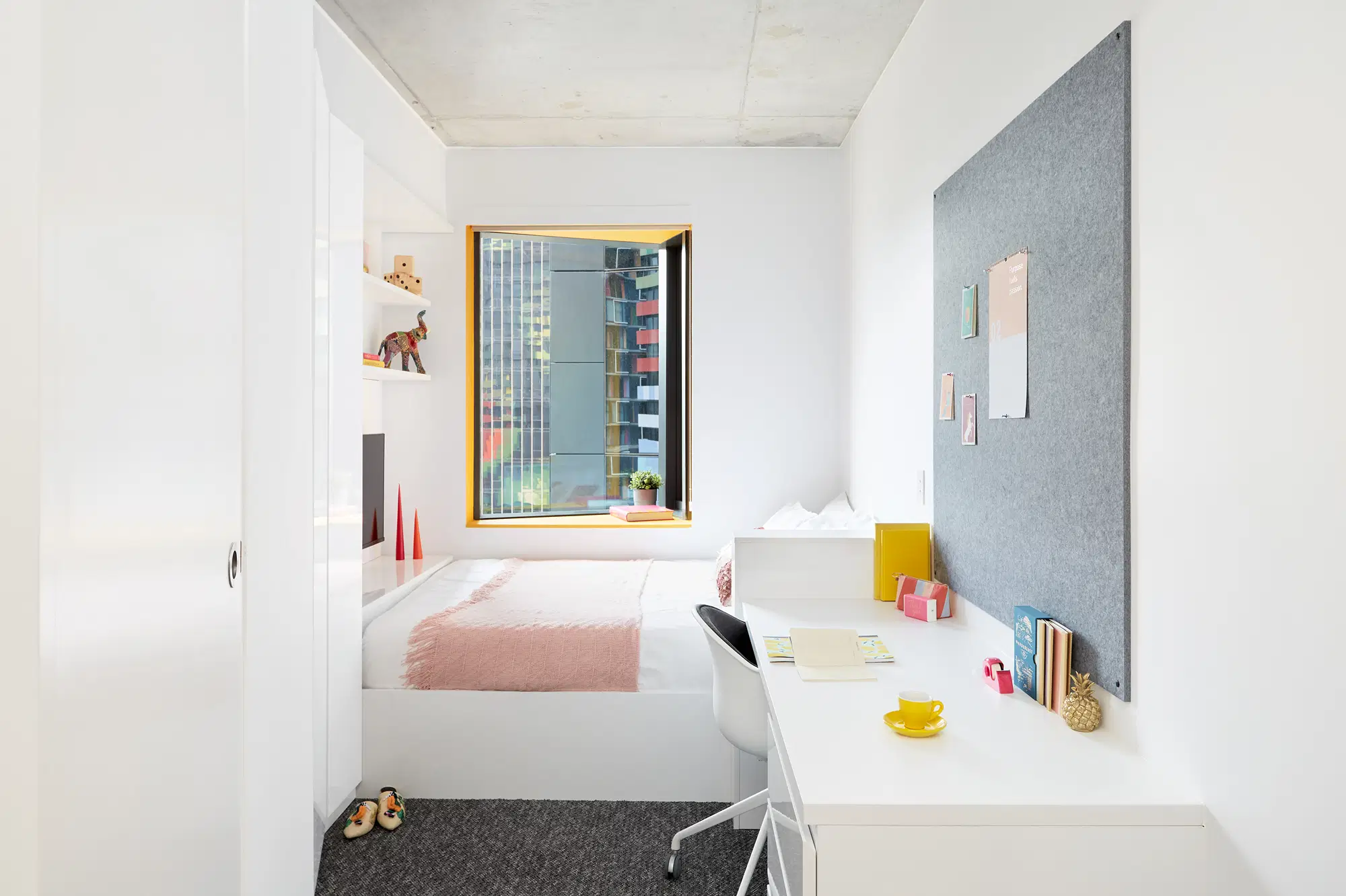 Scape Carlton, Melbourne – 6 Bedroom Ensuite, Double Bed