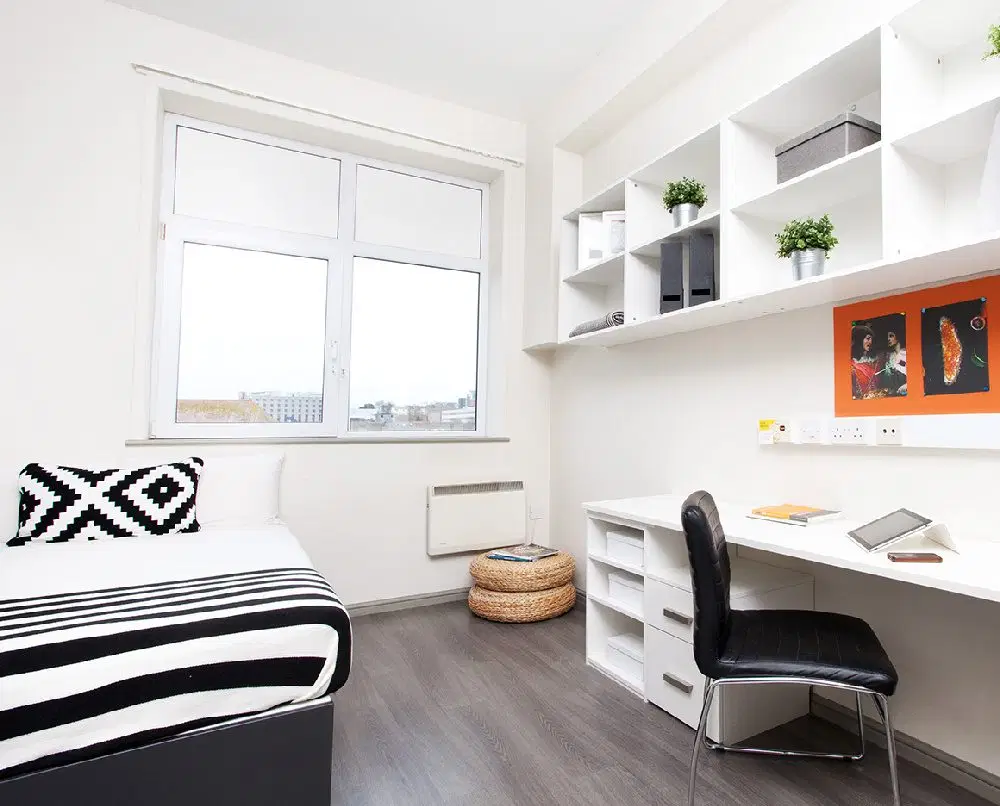 Central Point, Plymouth – Premium Studio