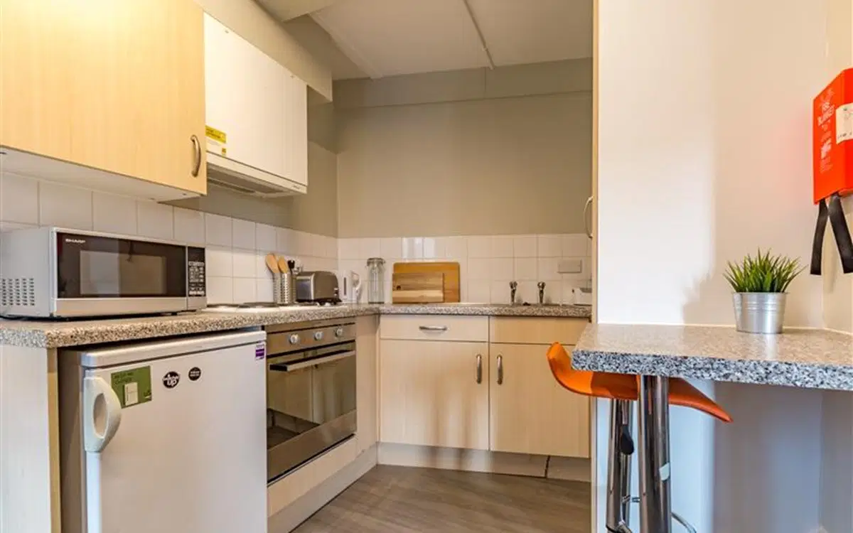 St Thomas Court, Plymouth – Kitchen