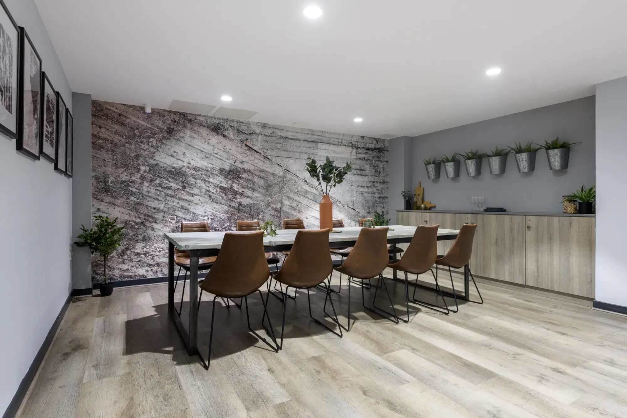 St James, Glasgow – Amenities