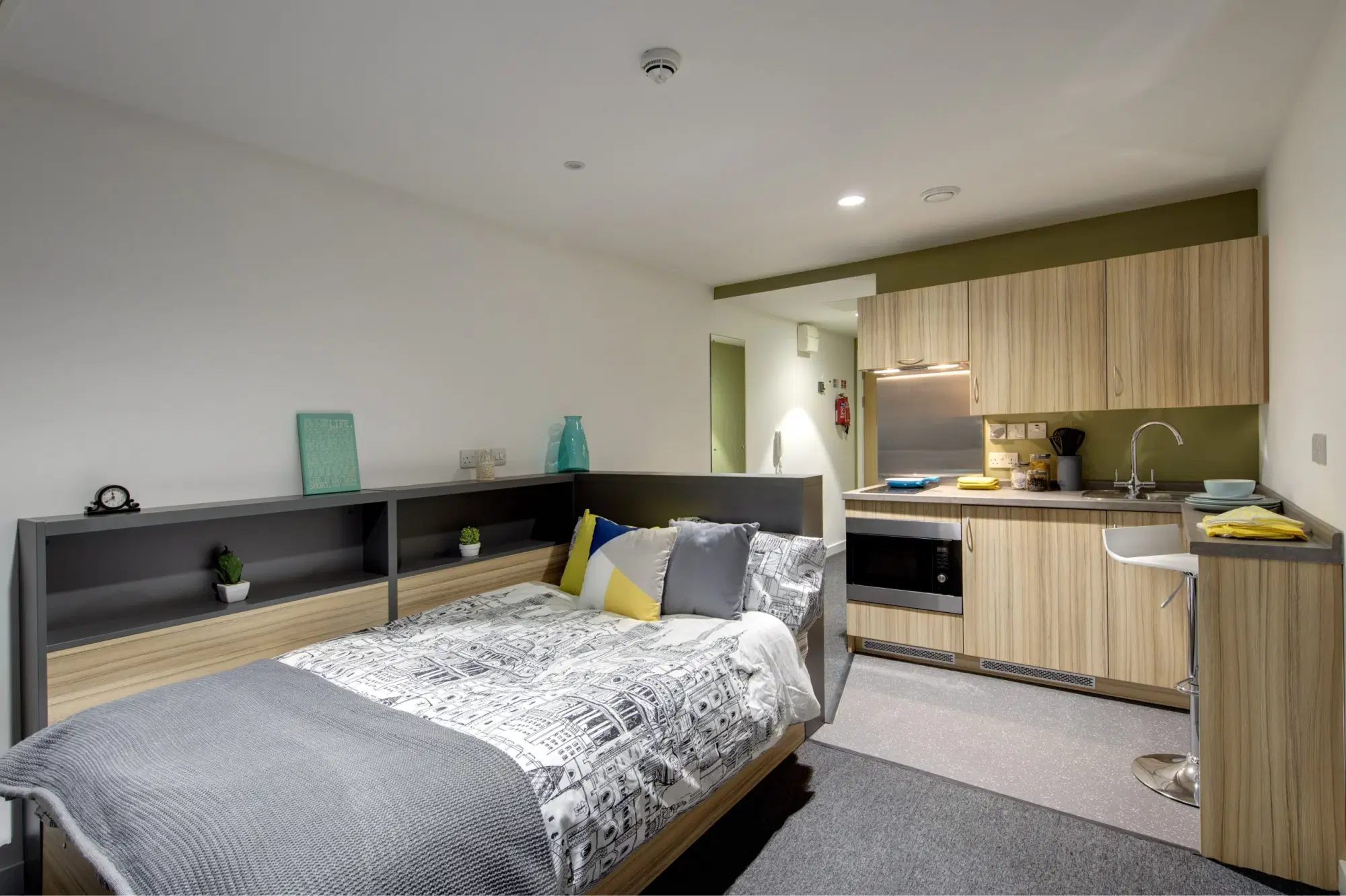 St James, Glasgow – Deluxe Studio