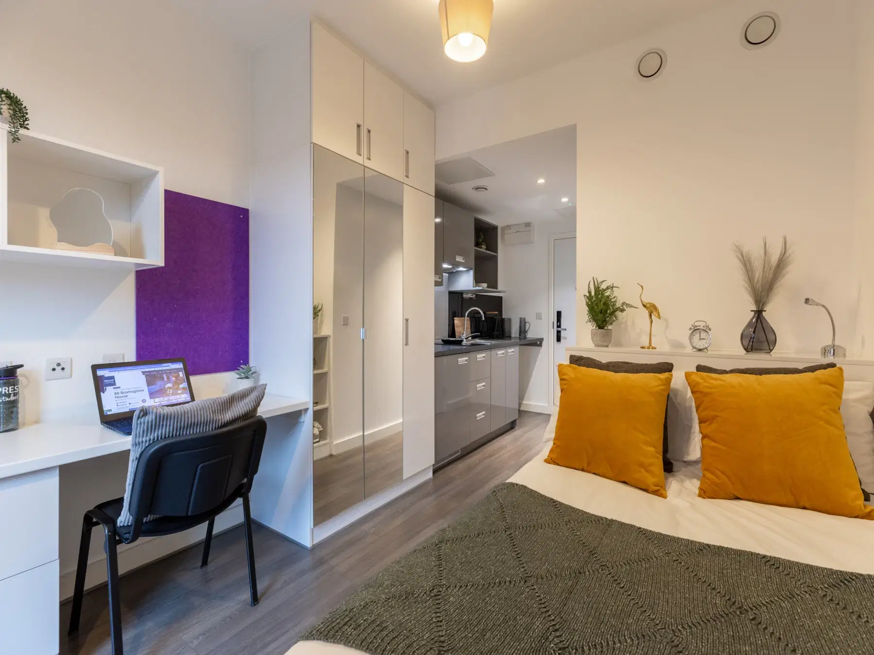 88 Bromsgrove House, Birmingham – Premium Studio