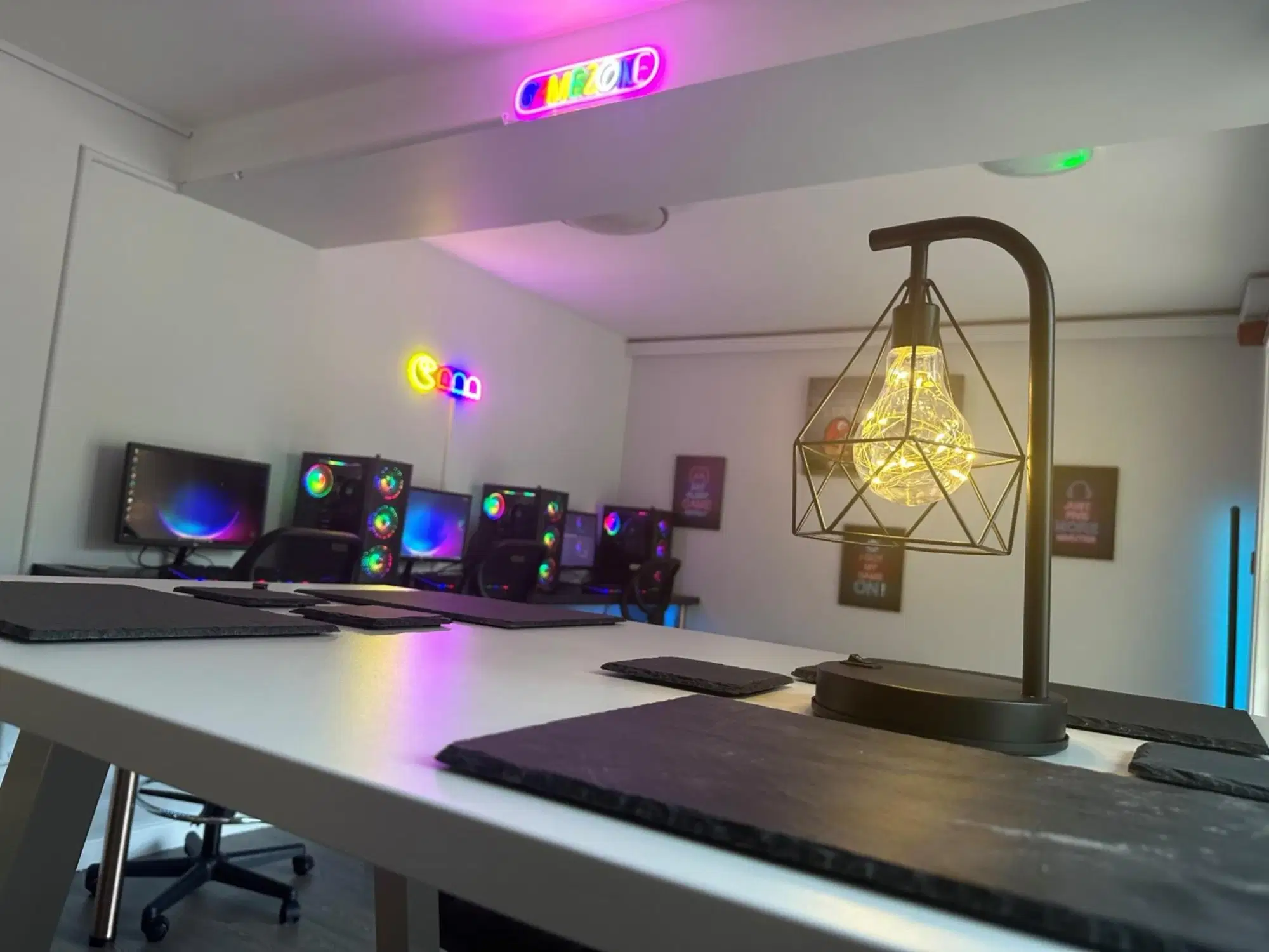 College Court, Stoke on Trent – Amenities