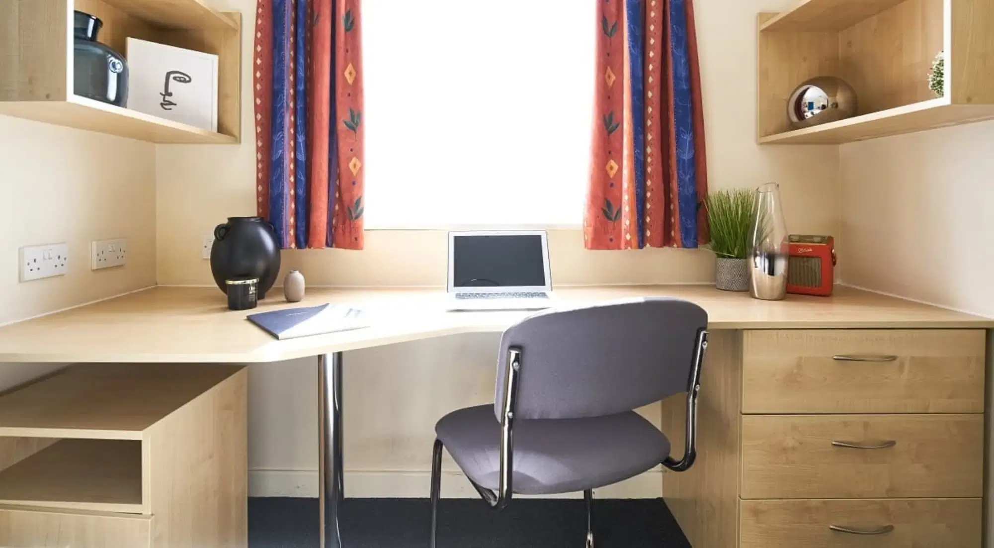 College Court, Stoke on Trent – Amenities