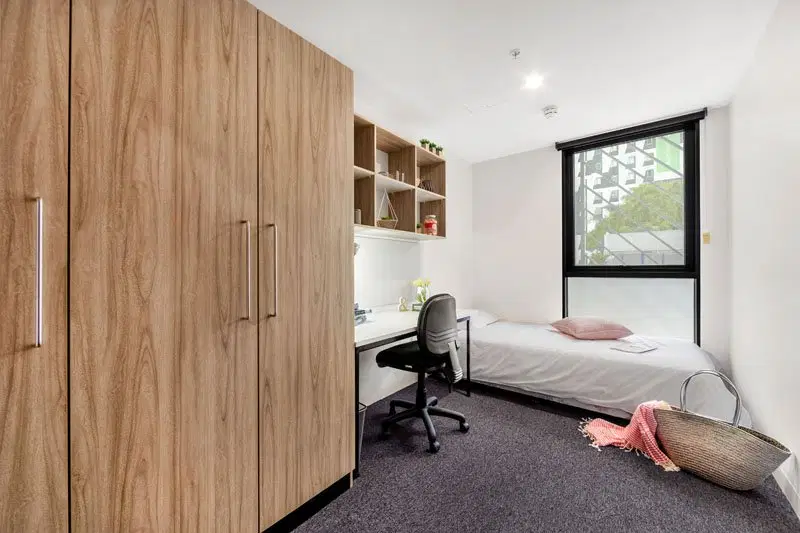 UniLodge South Bank, Brisbane – 6 Bedroom Deluxe Multi-Share Apartment