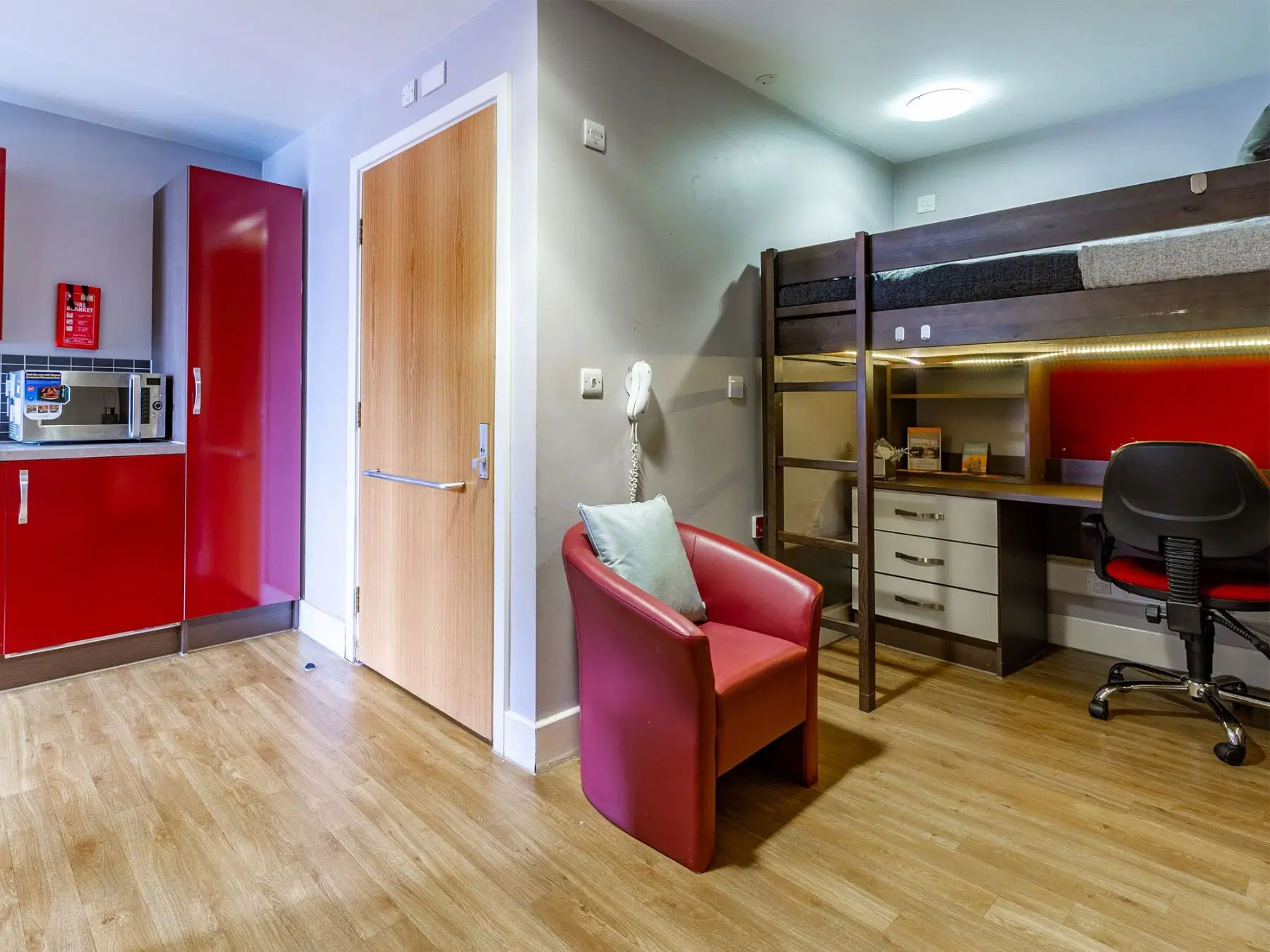 Hawley Crescent, London – Silver Twin Studio