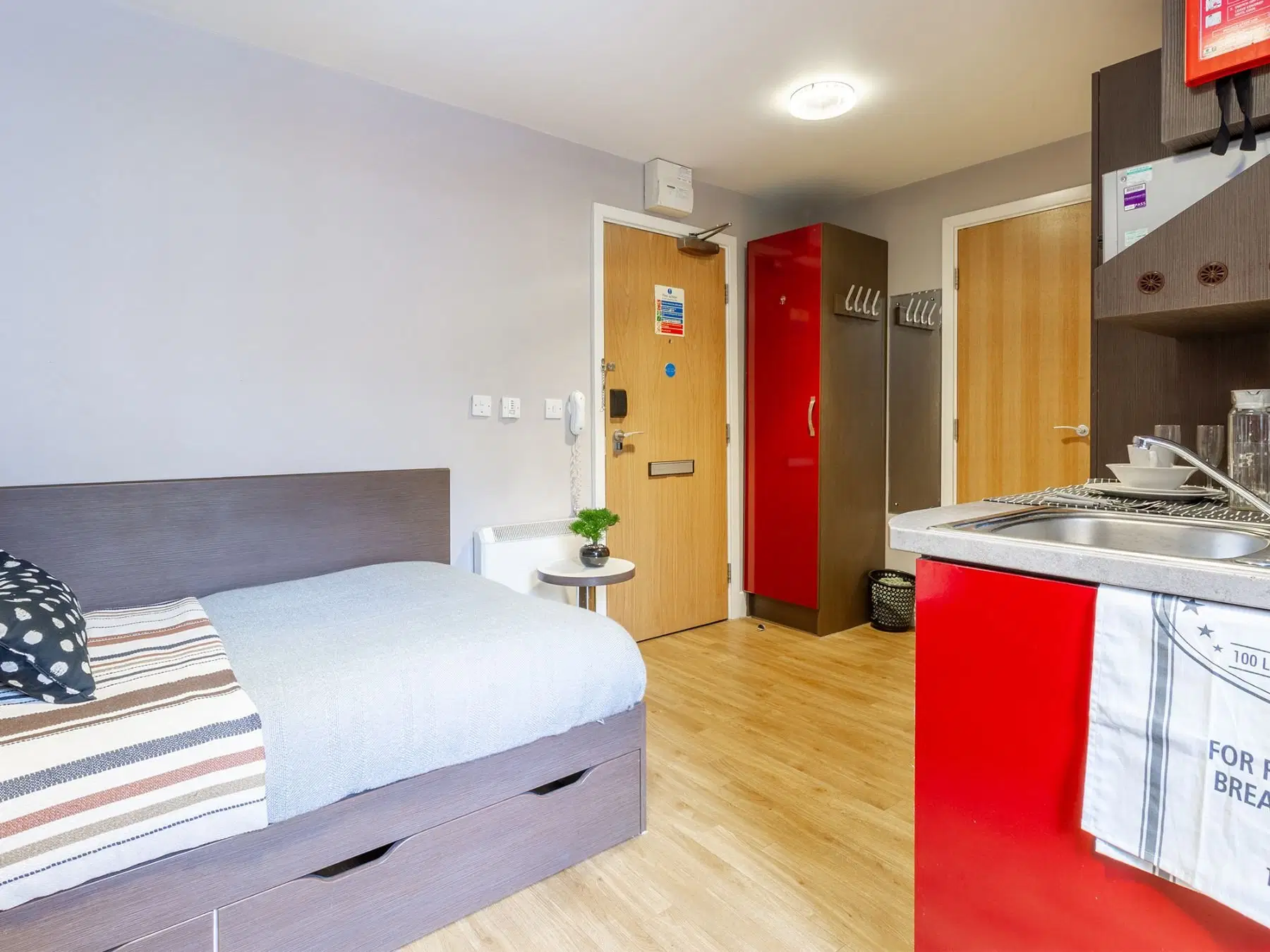 Hawley Crescent, London – Bronze Studio
