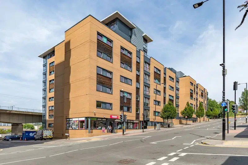 The Pinnacles, Sheffield – Exterior