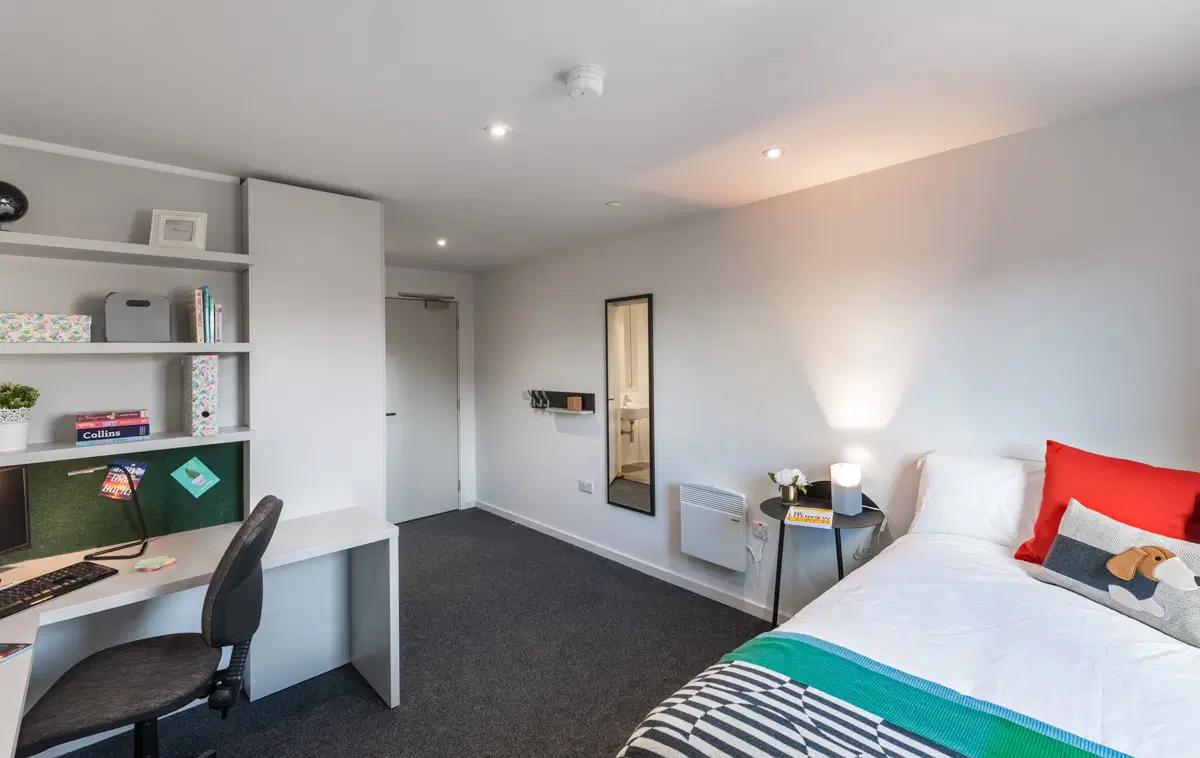 City Village, Coventry – 4 Bedroom Apartment Premium Ensuite