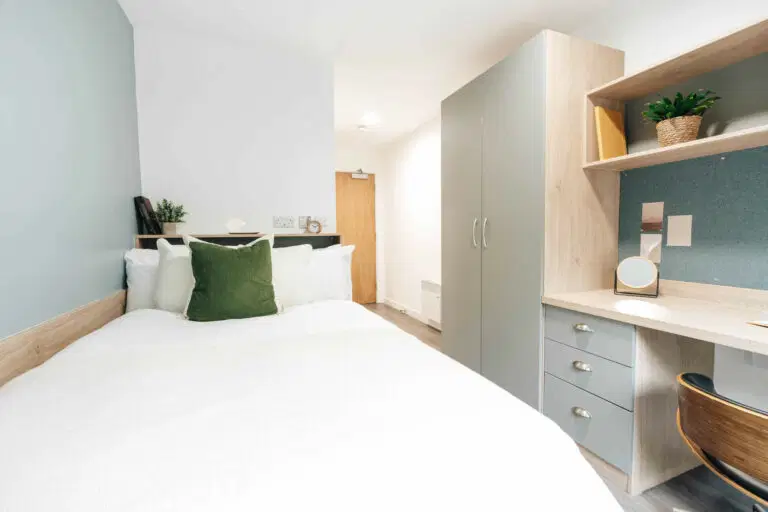 Caledon Court, Aberdeen – Bronze En Suite