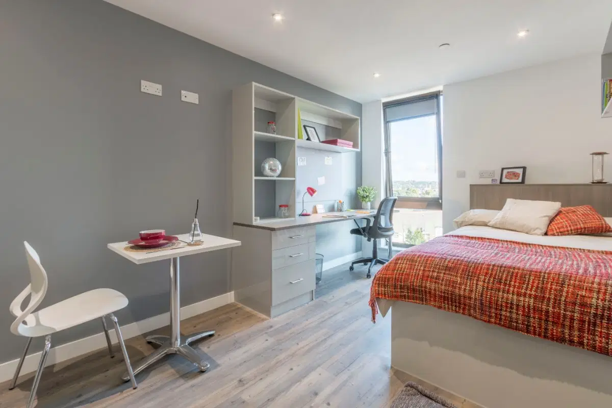 Glendower House, Cardiff – Large Premium Studio
