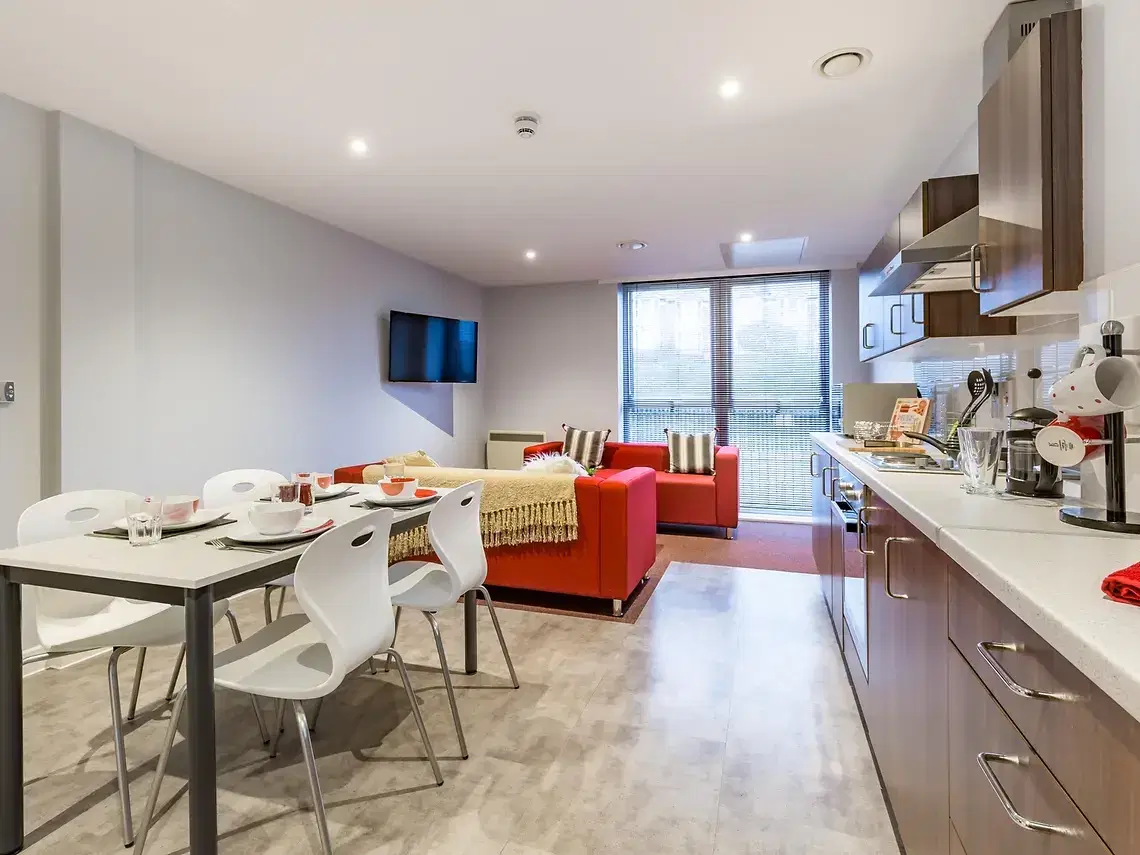 Yugo Mary Parker House, Plymouth – Amenities