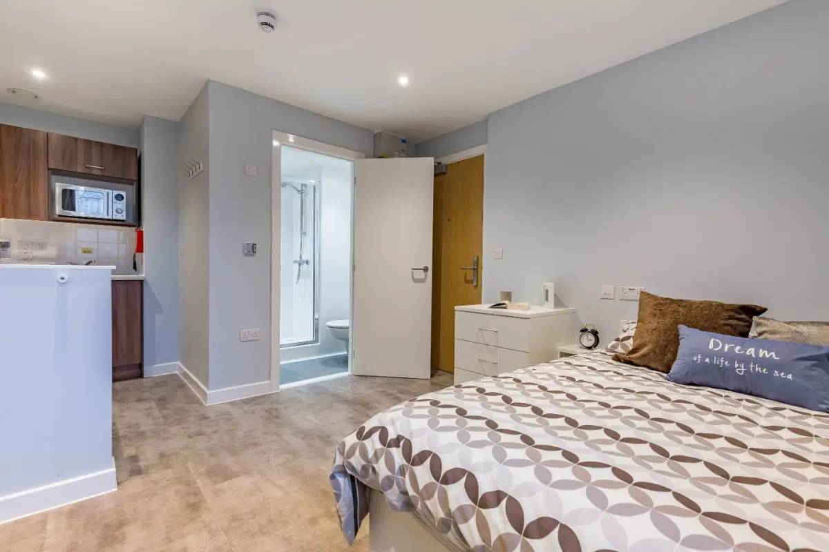 Yugo Mary Parker House, Plymouth – 5 Bed Standard Studio