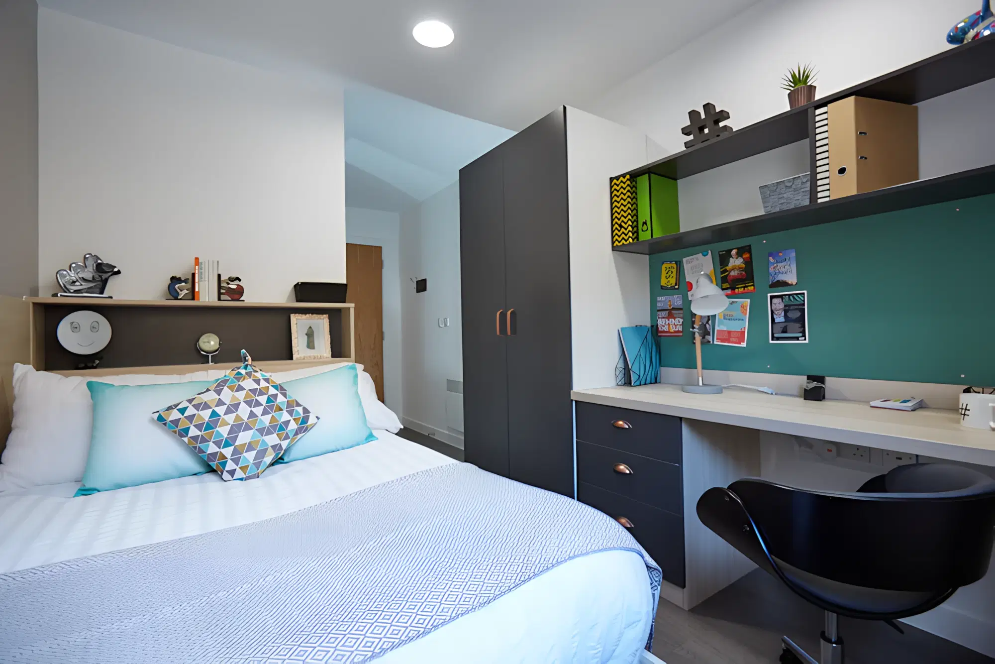 Mannequin House, London – Ensuite Gold