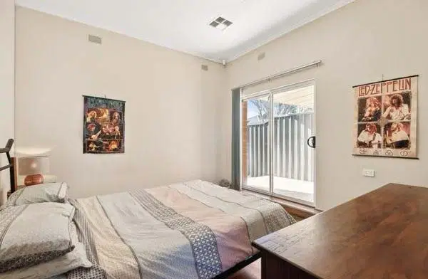 Room in a 5 Bedroom Apartment, 18 High Avenue, Clearview, 5085 – Room 4