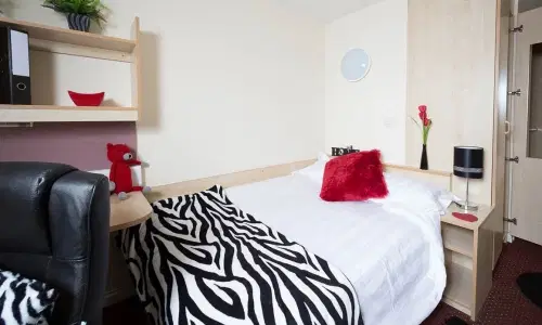 Q3 Apartments, Manchester – Classic Ensuite