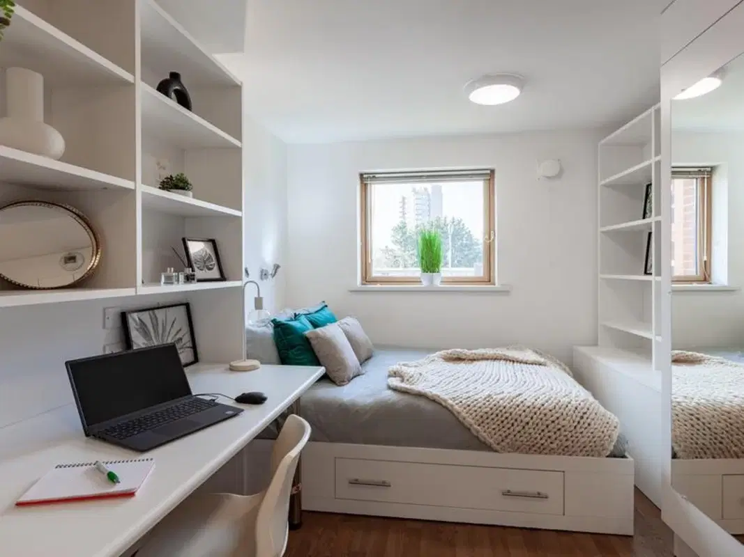 Academic House, London – Diamond Studio