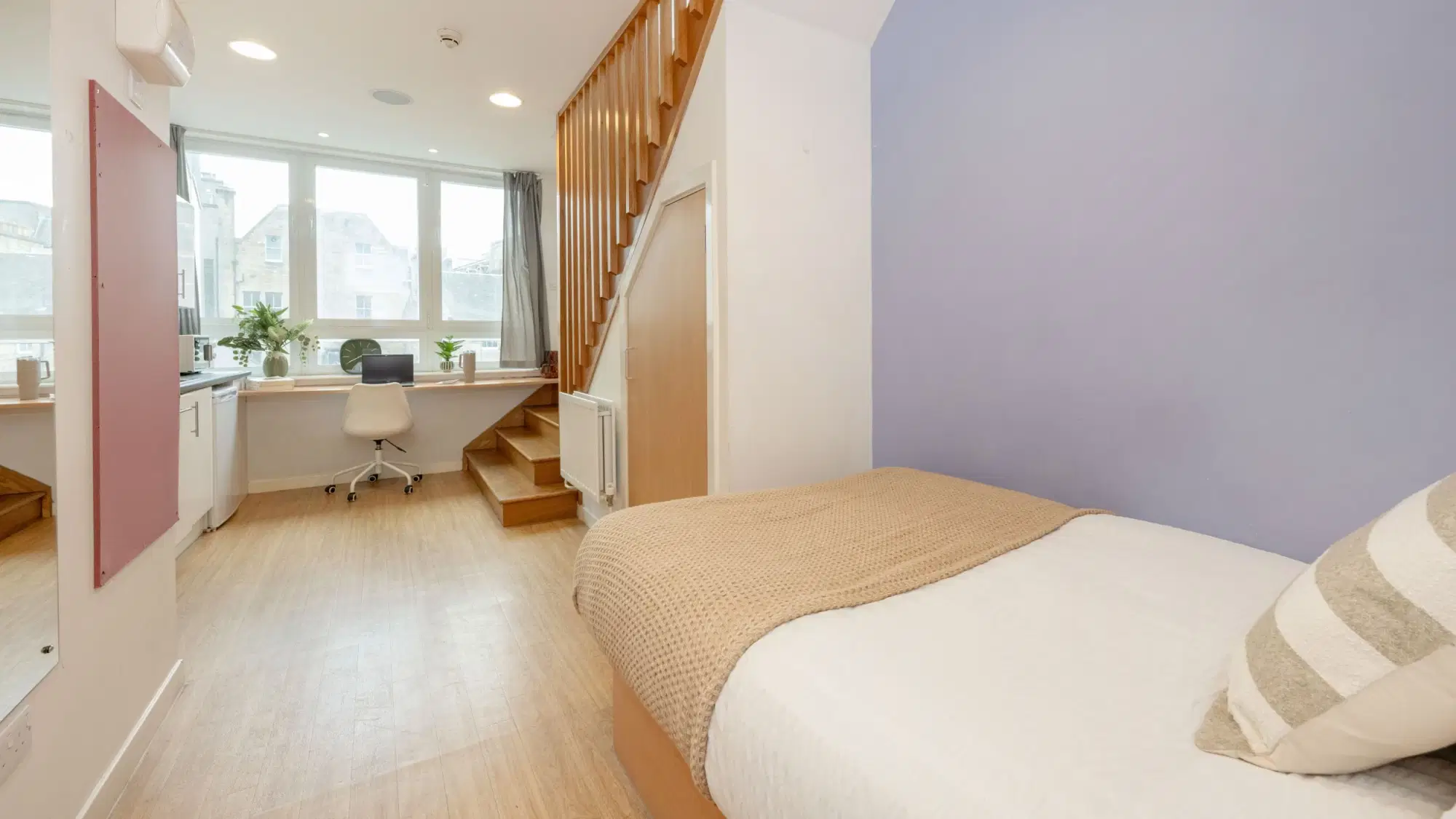 200 Cowgate, Edinburgh – Penthouse Studio