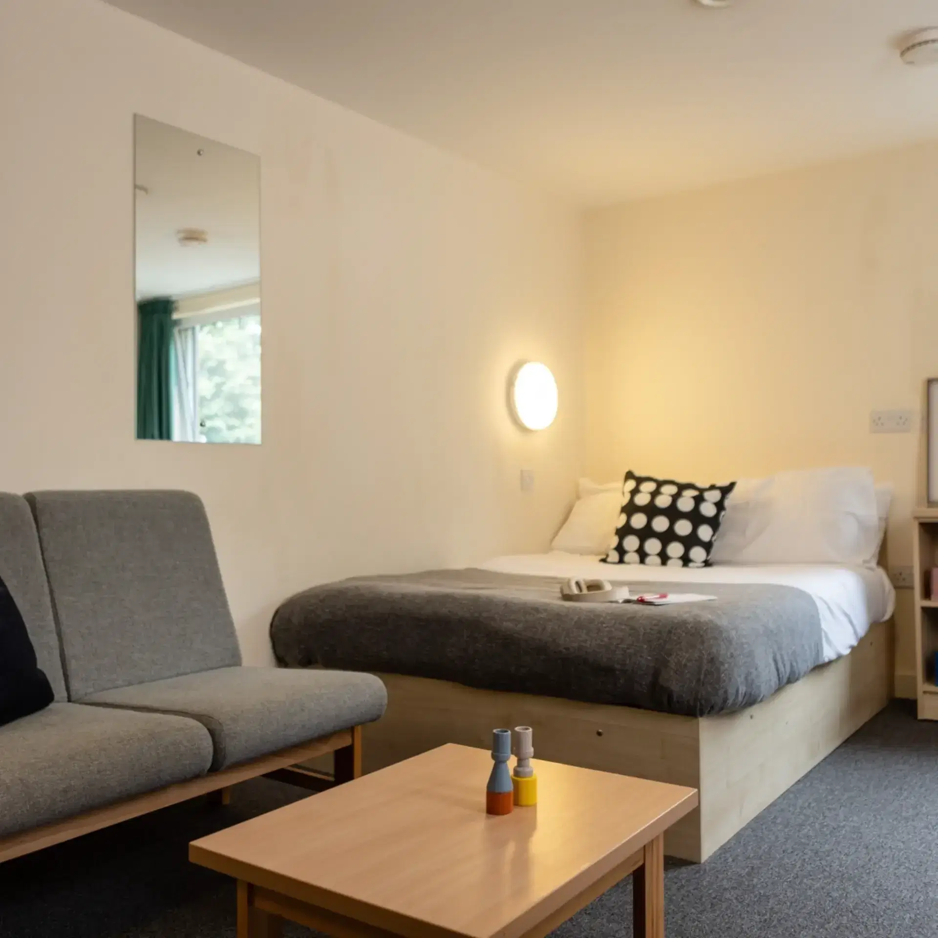 Burley Road, Leeds – Gold En-suite