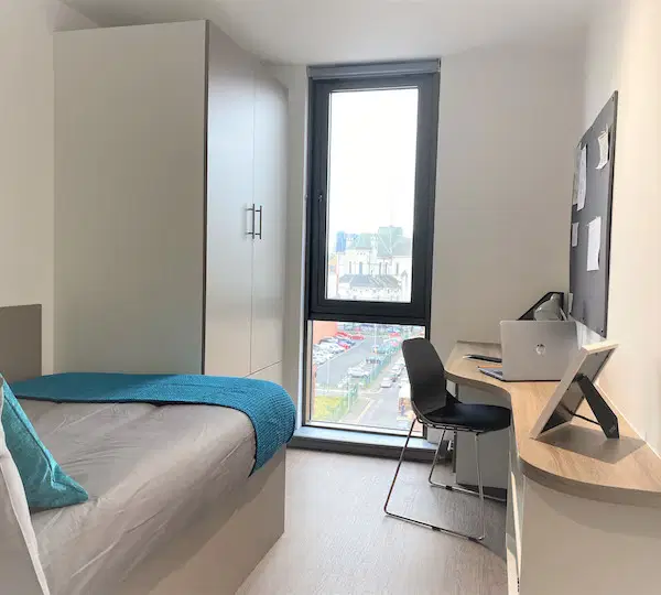 Great Patrick Street, Belfast – Ensuite Bronze