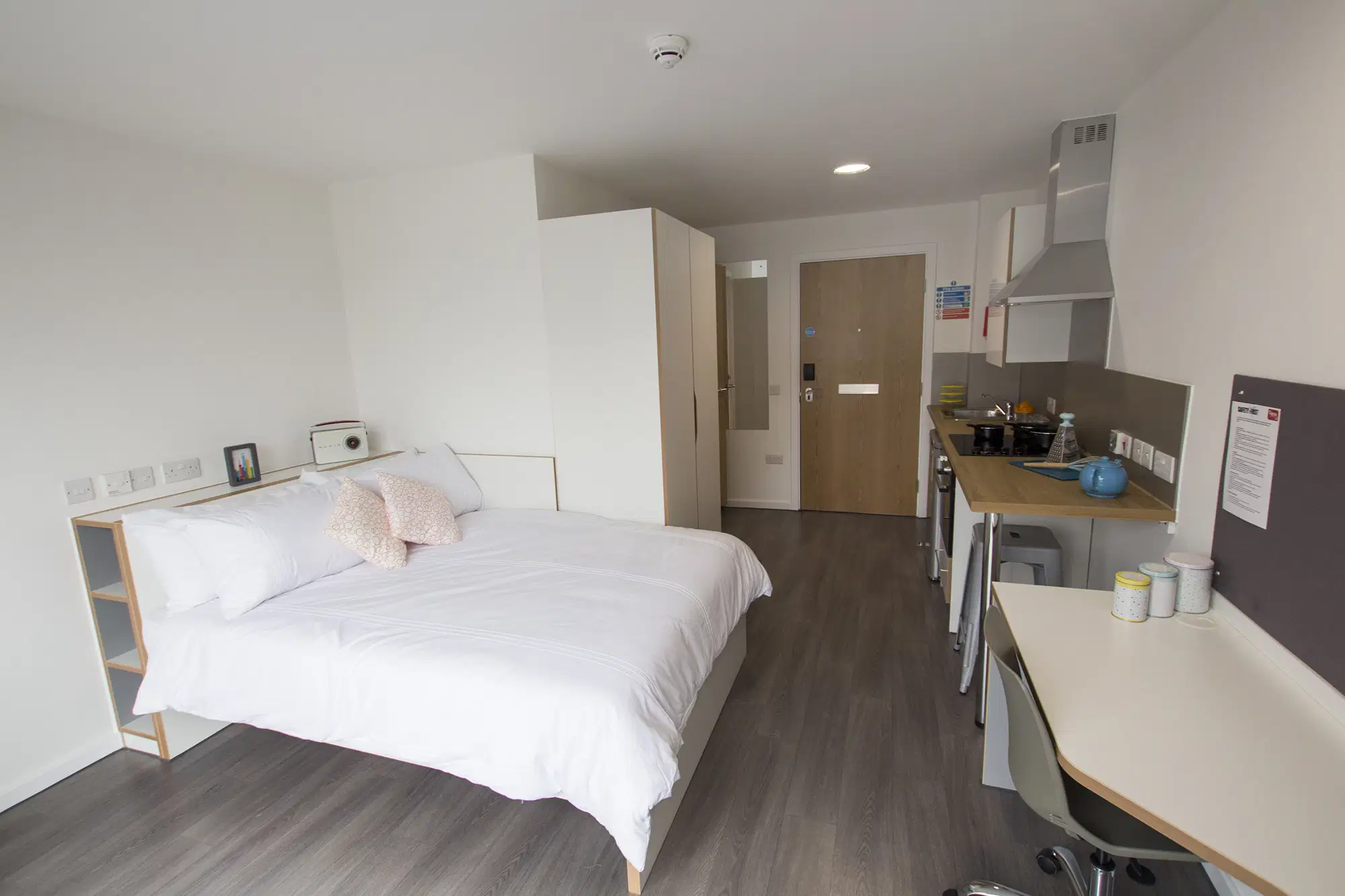 Dobbie’s Point, Glasgow – Studio Silver