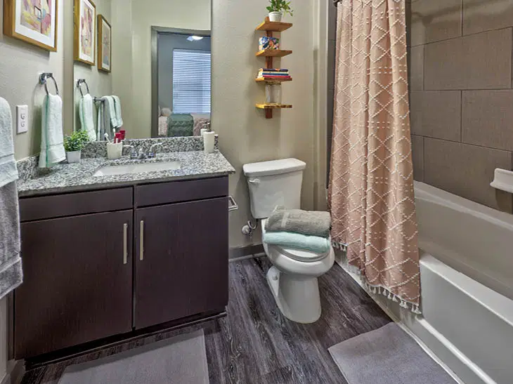 The Arlie, Arlington – Bathroom