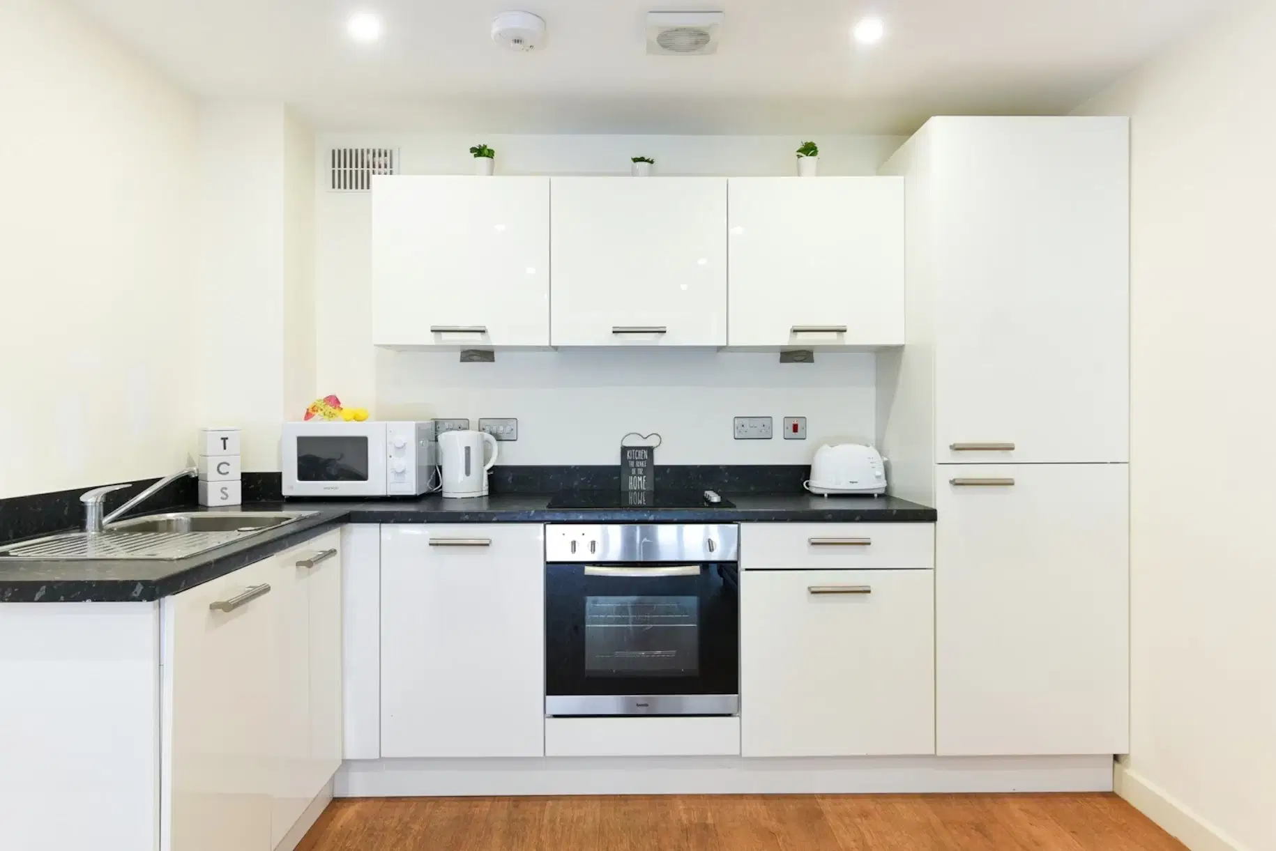 Mellor Apartments @ Central Place, Sheffield – Kitchen