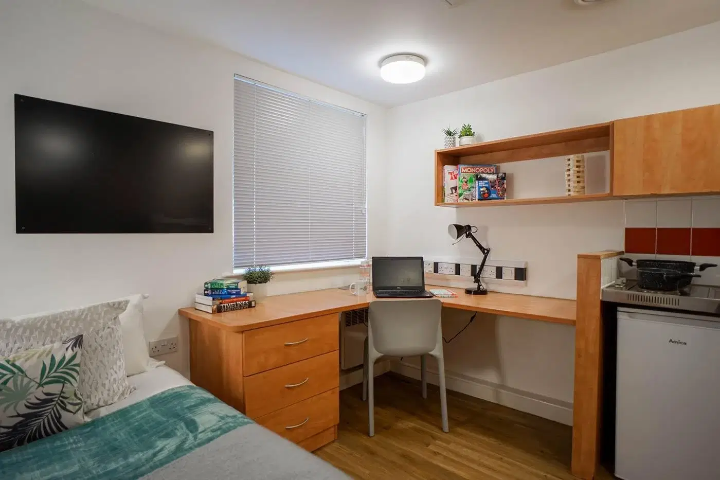 Exeter One, Exeter – Gold Studio