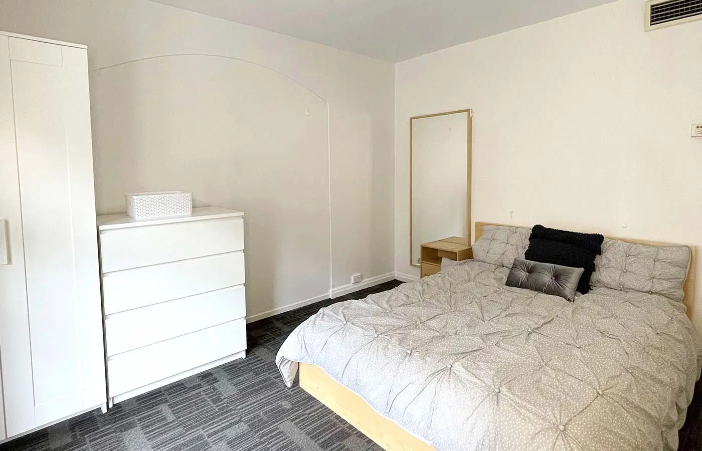 Dwell Village Melbourne City, Melbourne – 2 Bedroom Apartment Large