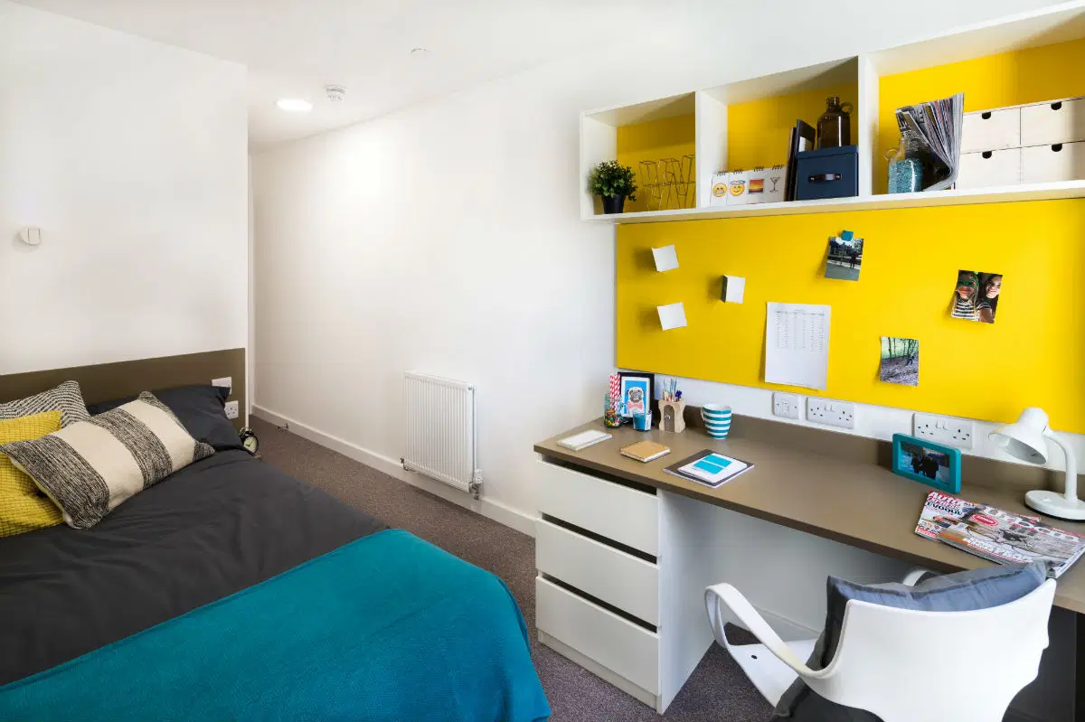 Grand Felda House, London – 5 Bed Ensuite Bronze
