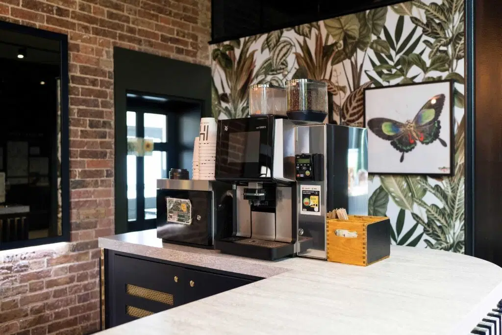 Hox Park, Egham – Amenities