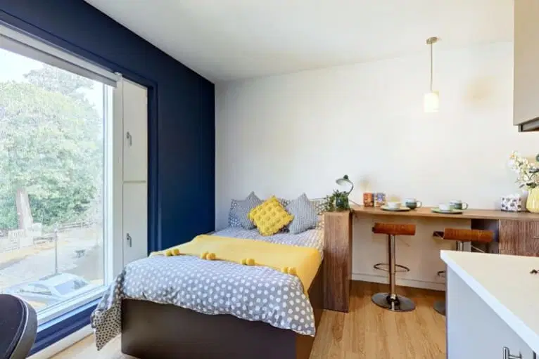 Hox Park, Egham – Classic Studio