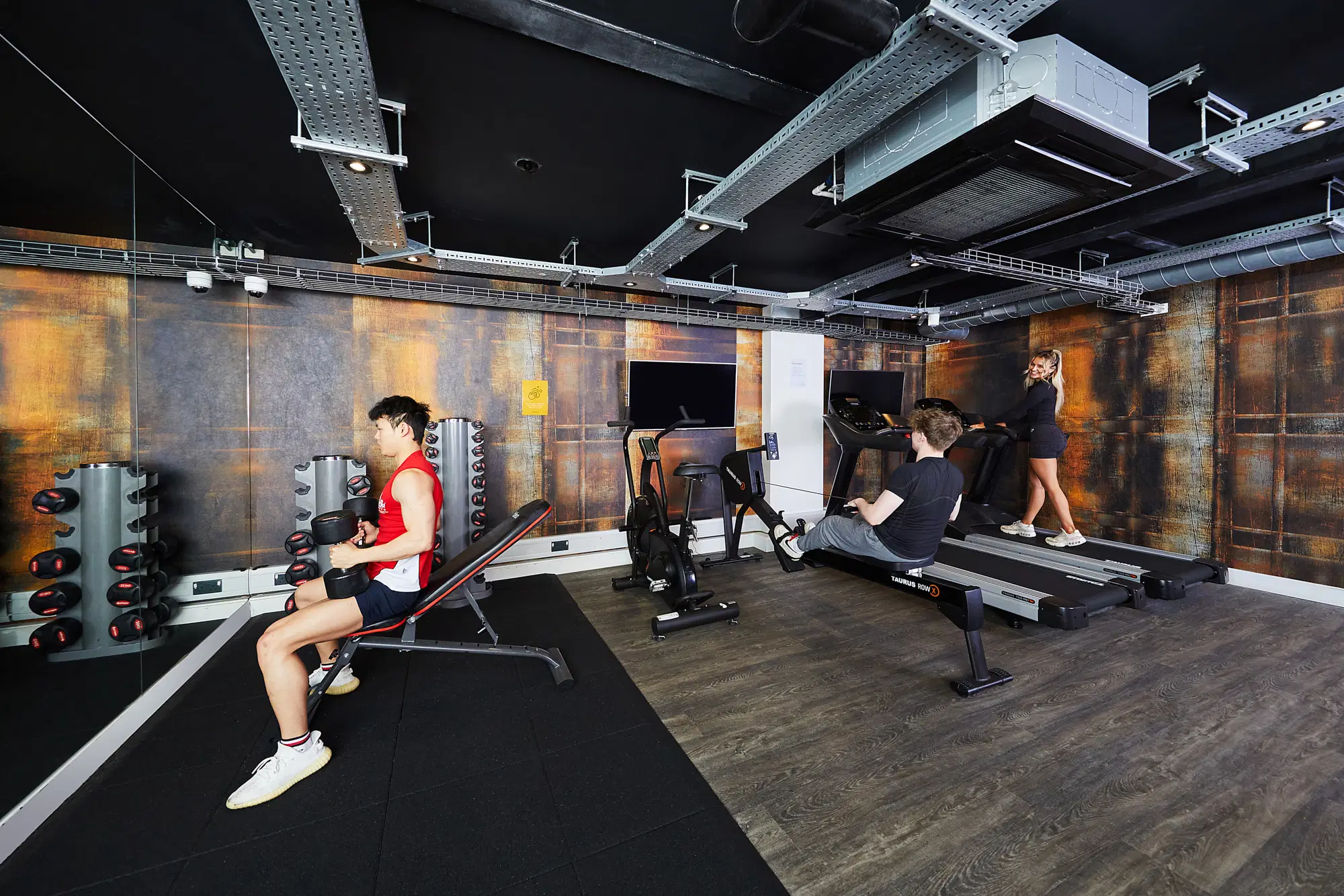 Collegiate Crown Place, Cardiff – Amenities