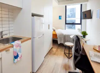 Scape Peel, Melbourne – Signature Studio Apartment, King Single Bed