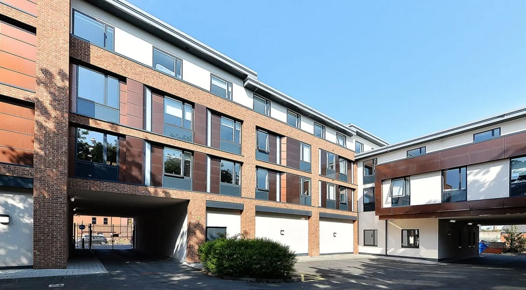 800 Bristol Road, Birmingham – Exterior