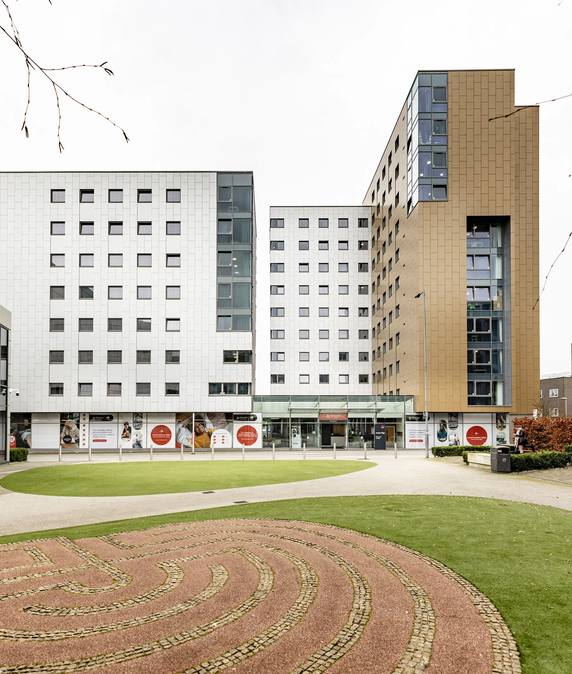 Fitzroy Court, Luton – Exterior