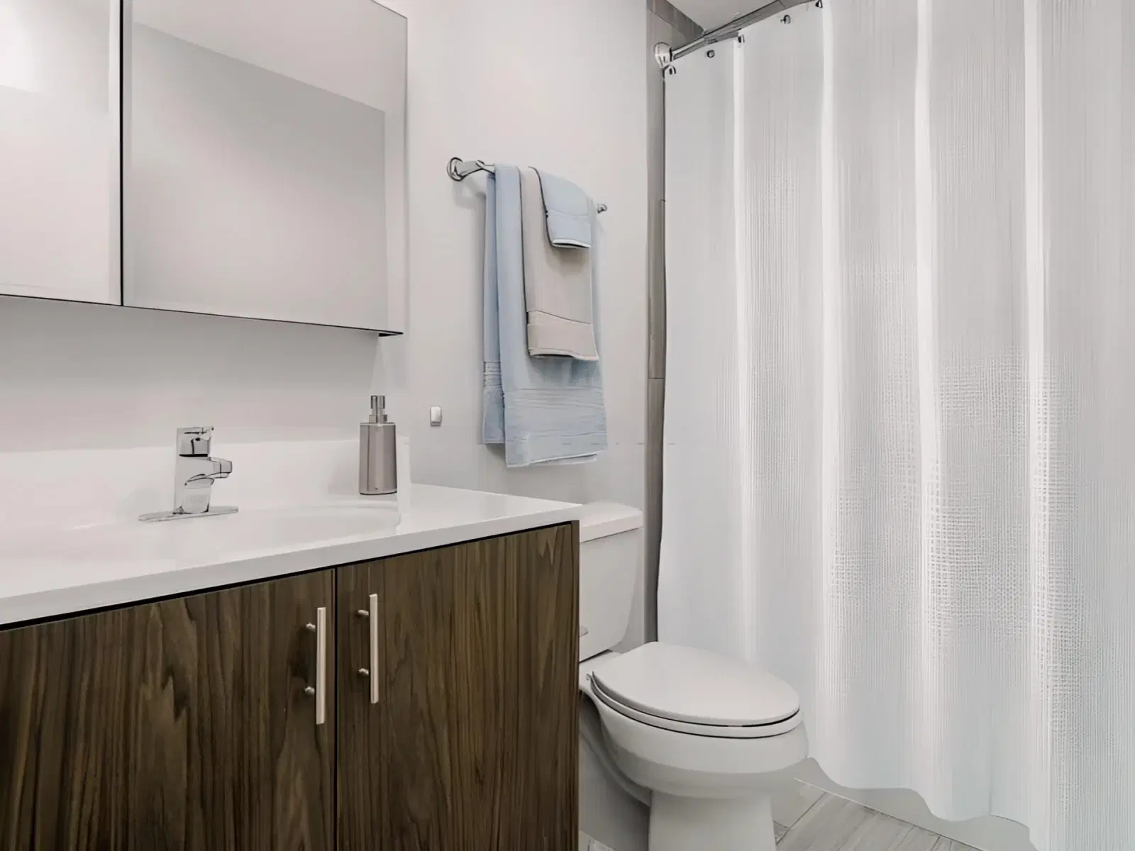 Century Tower, Chicago – 2 Bed 1 Bath