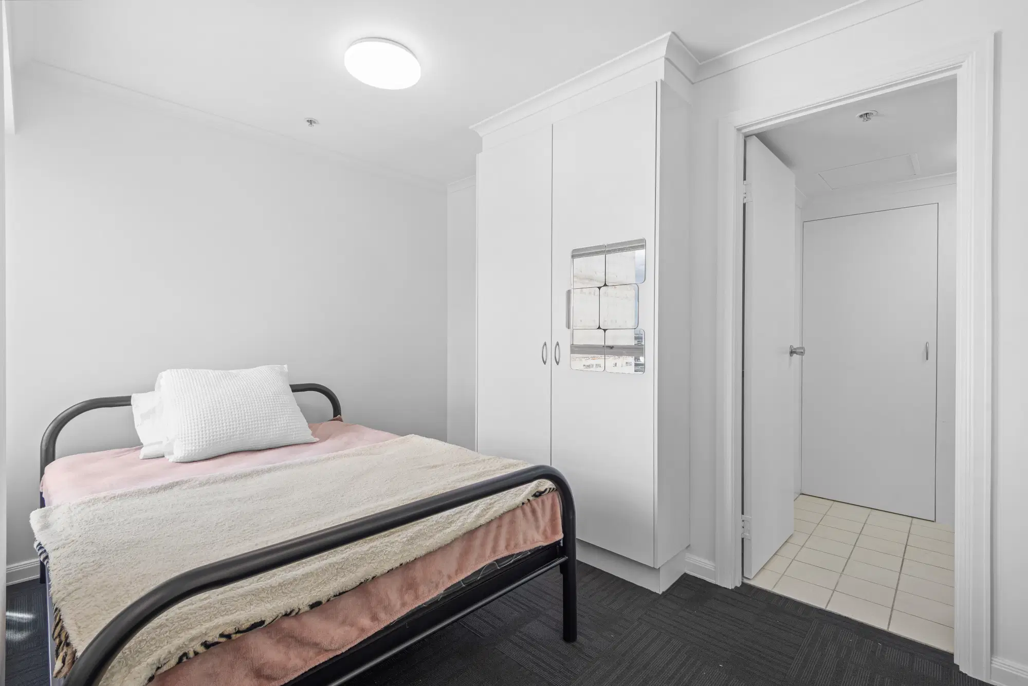 UniLodge Student Living On Flinders, Melbourne – Studio