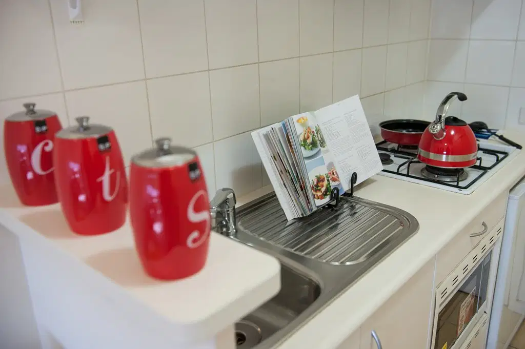 Student Living - 550 Lygon, Melbourne – Kitchen